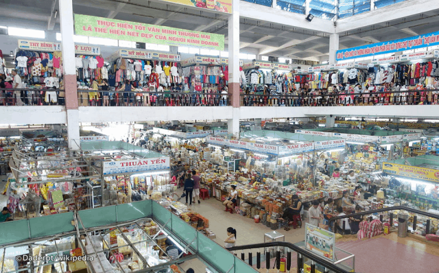 Chợ Hàn với đa dạng các loại mặt hàng cho du khách mua sắm