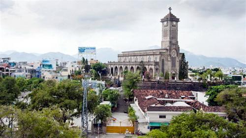 Vẻ đẹp nhà thờ đá Nha Trang nhìn từ xa Vẻ đẹp nhà thờ đá Nha Trang nhìn từ xa