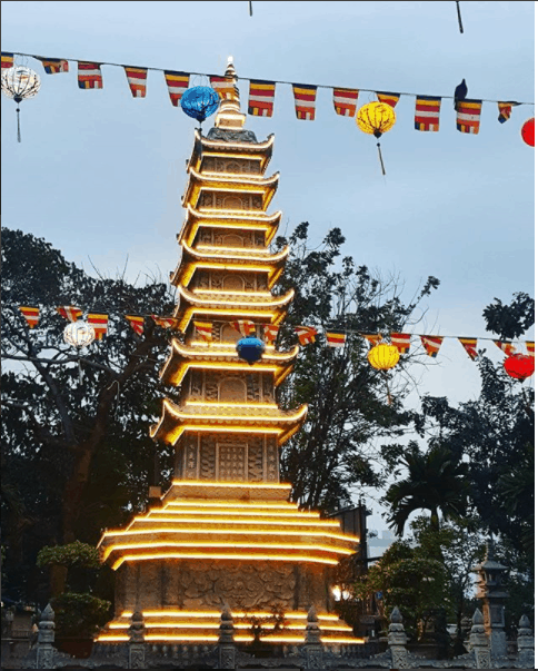 Tháp Đá chùa Vĩnh Nghiêm Sài Gòn