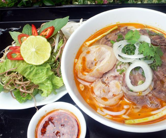 Bún bò Đà Lạt - món ăn sáng quen thuộc Bún bò Đà Lạt - món ăn sáng quen thuộc