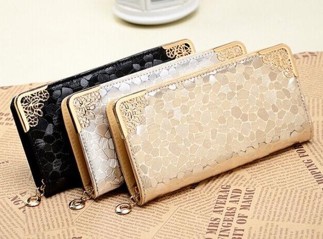 Quà tặng 20/10 là những chiếc ví cầm tay cho bạn gái
