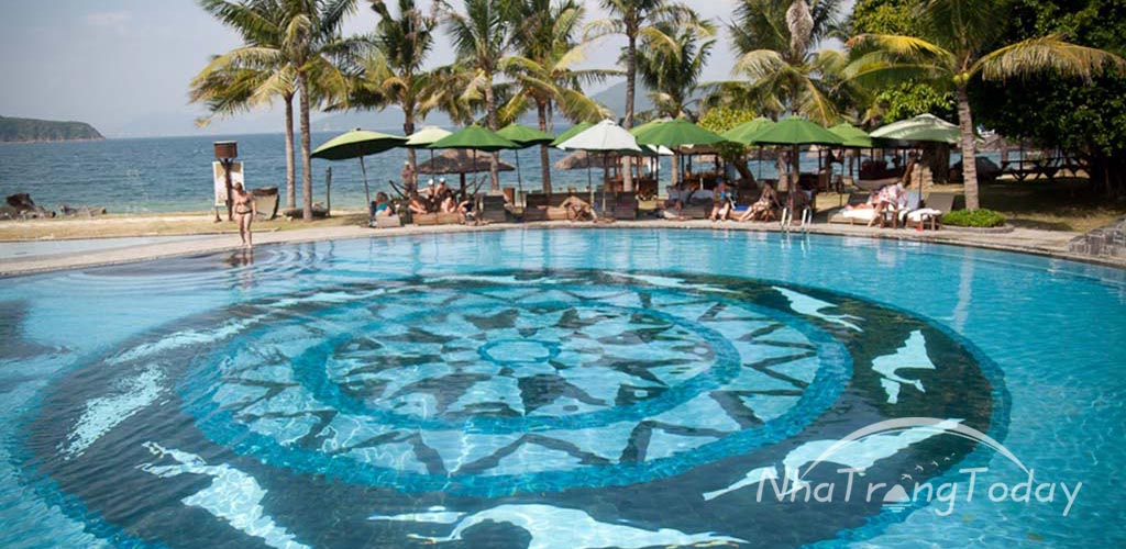 Du lịch bụi Nha Trang "1 chân đi" - Khu nghỉ dưỡng cao cấp trên đảo Hòn Tằm (Ảnh: ST).