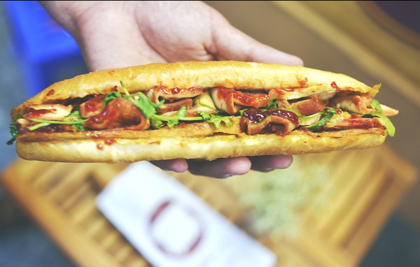 bánh mì món ăn đặc sản hội an