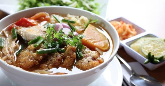 Bát bún thơm ngon với nước dùng thanh ngọt (Ảnh ST)