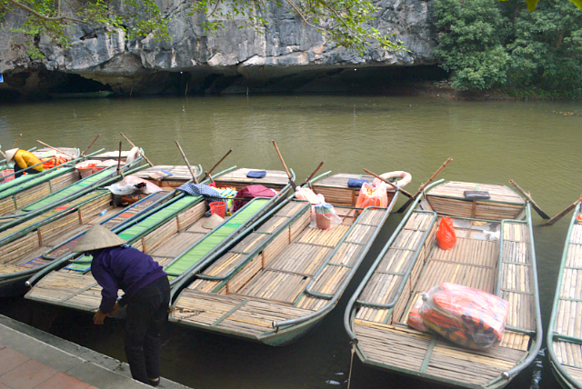 Đò ở Tràng An Cổ