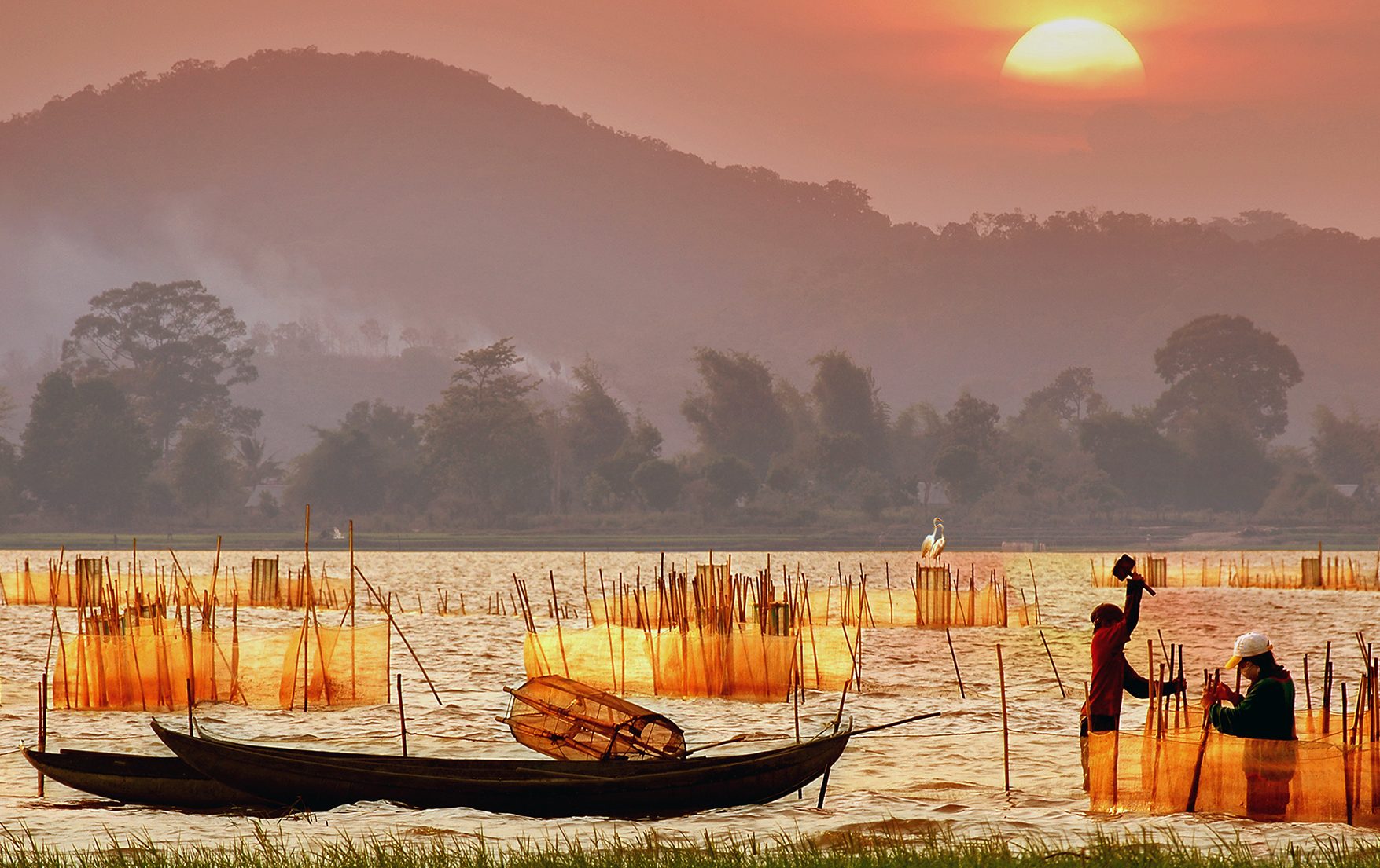 Káº¿t quáº£ hÃ¬nh áº£nh cho lak lake vietnam