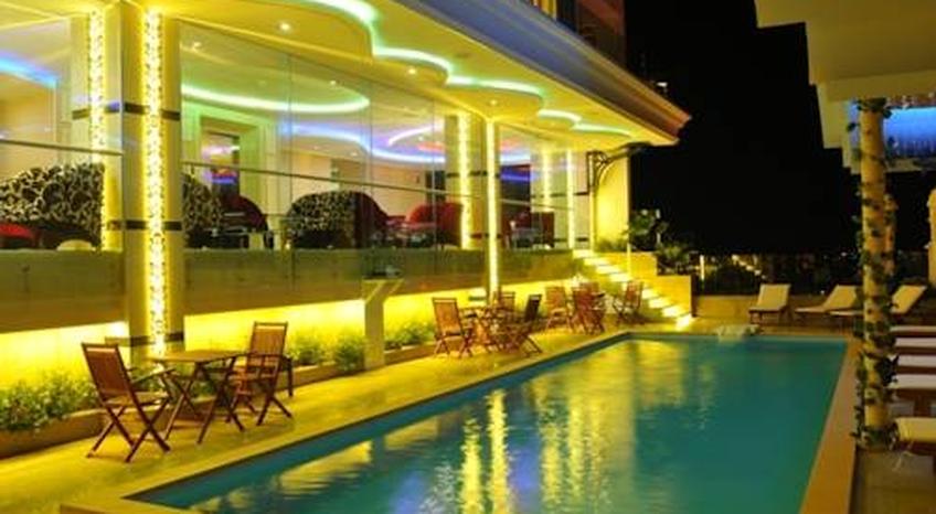 Bể bơi ngoài trời (nguồn sưu tầm) Bể bơi ngoài trời (nguồn sưu tầm)