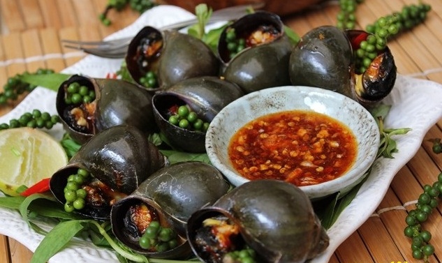 Du lịch ở Cần Thơ thưởng thức Ốc nướng tiêu hấp dẫn (nguồn sưu tầm) Du lịch ở Cần Thơ thưởng thức Ốc nướng tiêu hấp dẫn (nguồn sưu tầm)