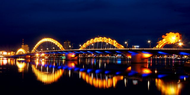 Cầu Rồng Đà Nẵng phun lửa, phun nước Cầu Rồng Đà Nẵng phun lửa, phun nước