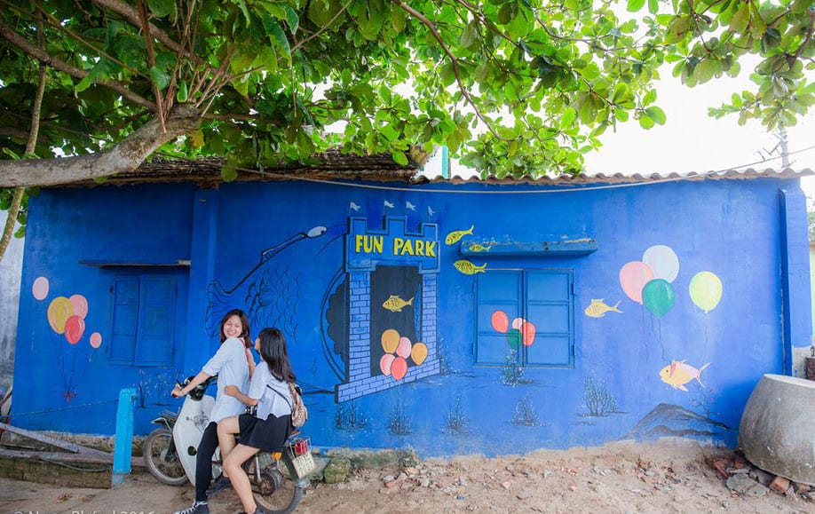 sống ảo tại làng bích họa tam thanh