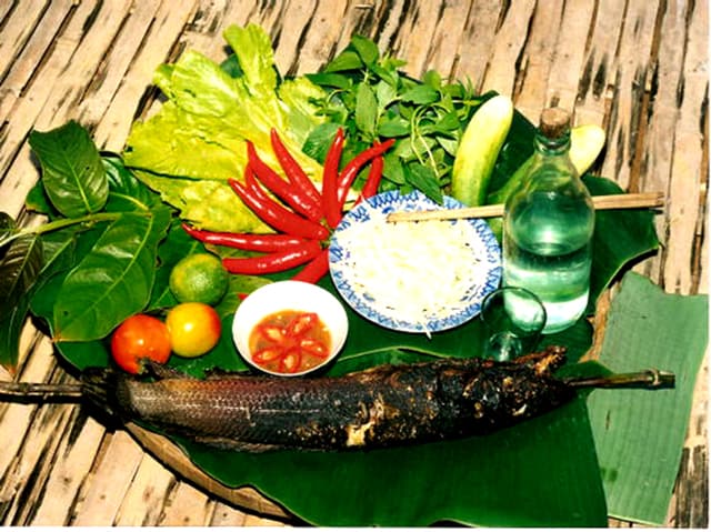 Cá lóc nướng trui được phục vụ trong các quán ăn ở Sài Gòn (Ảnh: ST)