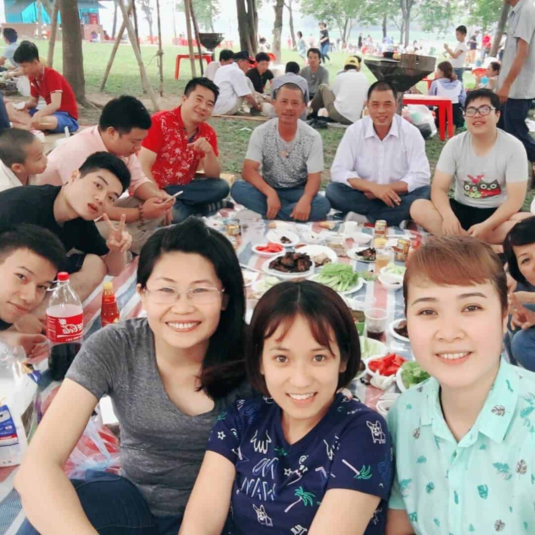 Picnic ở công viên Yên Sở