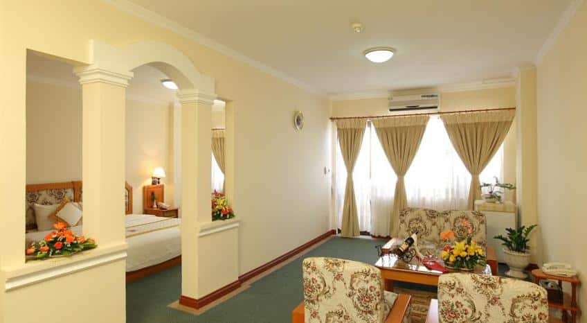 Khách sạn Khách sạn