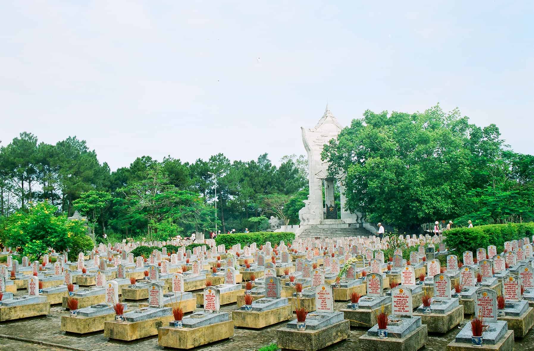 Nghĩa trang liệt sĩ Trường Sơn - địa điểm du lịch Quảng Trị Nghĩa trang liệt sĩ Trường Sơn - địa điểm du lịch Quảng Trị