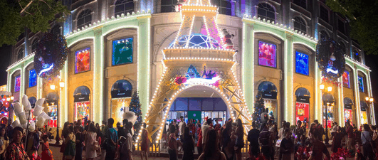 Người Sài Gòn đón Noel sơm tại Diamond Plaza Người Sài Gòn đón Noel sơm tại Diamond Plaza