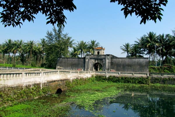 Thành cổ Quảng Trị ngày nay ngập tràn màu xanh của cây cối Thành cổ Quảng Trị ngày nay ngập tràn màu xanh của cây cối
