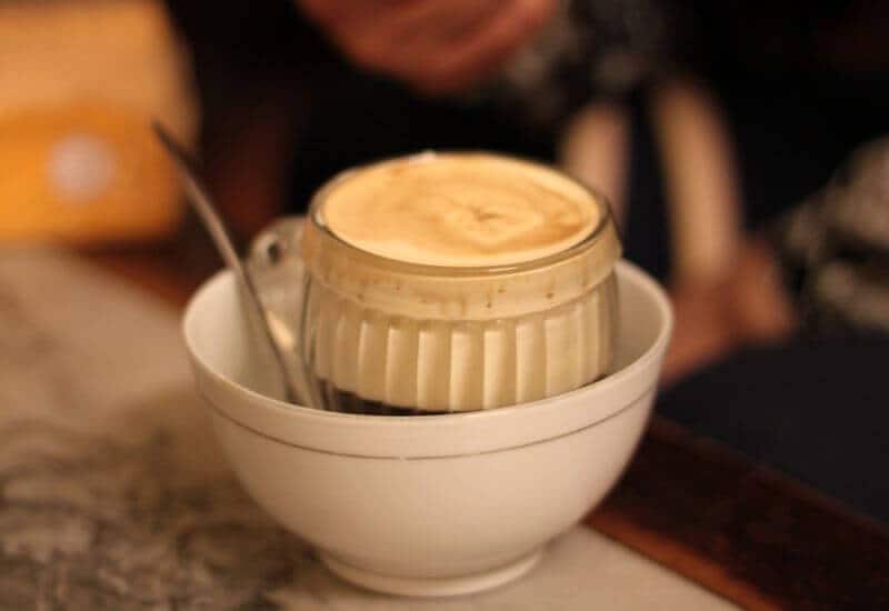 Những ai đã một lần thưởng thức đều không thể quên hương vị cafe trứng ở Giảng