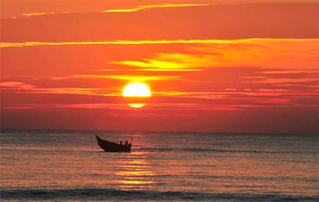 Những tia nắng ban mai đầu tiên (Ảnh: ST)