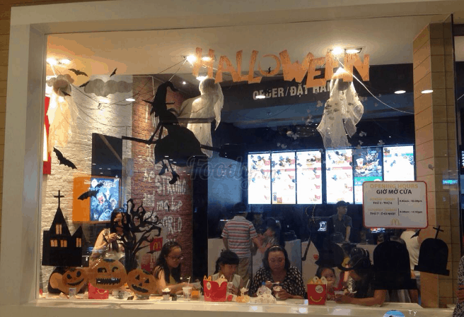 Không gian trang trí độc đáo (ảnh sưu tầm) quán décor Halloween ở Sài Gòn