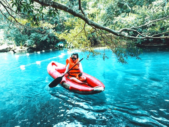 Chèo thuyền Kayak ở suối Nước Moọc 01 Chèo thuyền Kayak ở suối Nước Moọc 01