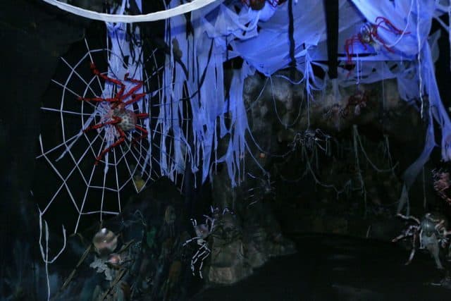 Ngôi mộ cổ Andriia tại Fantasy Park đầy đáng sợ Ngôi mộ cổ Andriia tại Fantasy Park đầy đáng sợ