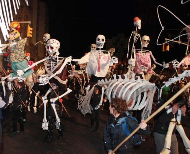 Diễu hành trong lễ hội Halloween Diễu hành trong lễ hội Halloween