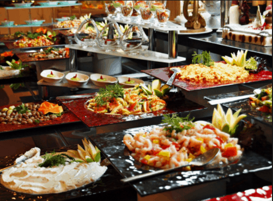 Có rất nhiều món ăn ngon từ Bắc vô Nam có mặt tại buffet Văn Thánh Có rất nhiều món ăn ngon từ Bắc vô Nam có mặt tại buffet Văn Thánh