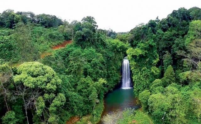 Cảm nhận làn nước mát lạnh, khí hậu tuyệt vời nơi đây thật dễ dàng làm tan chảy trái tim của mọi du khách (Ảnh sưu tầm)