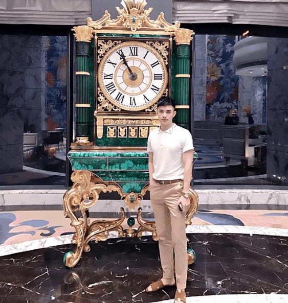Chiếc đồng hồ xa xỉ bậc nhất (sưu tầm) The Reverie Saigon