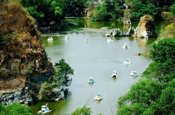 Hồ Long Ẩn