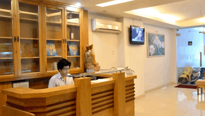 Quầy lễ tân tại nhà nghỉ Tuấn Anh 168 Sài Gòn Quầy lễ tân tại nhà nghỉ Tuấn Anh 168 Sài Gòn
