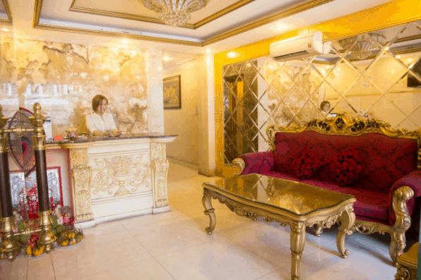 Quầy lễ tân tại nhà nghỉ Phụng Hoàng 1 Quầy lễ tân tại nhà nghỉ Phụng Hoàng 1