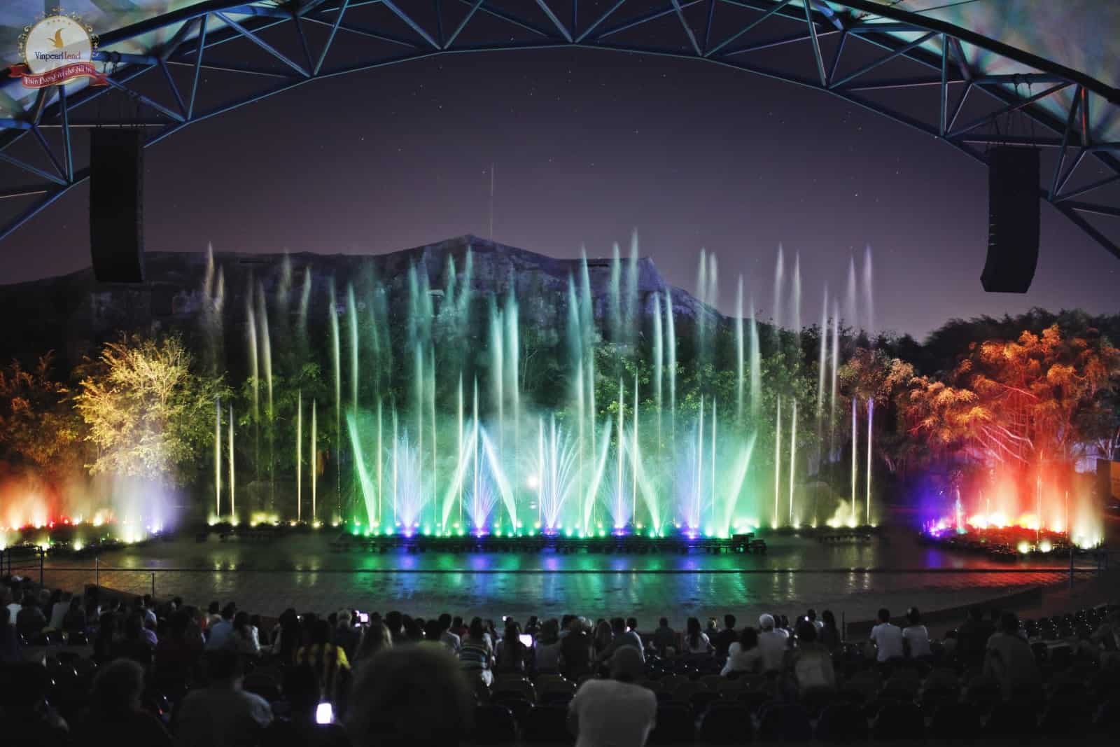 Trình diễn nhạc nước tại Vinpearl Land Nha Trang (Ảnh: Sưu tầm)