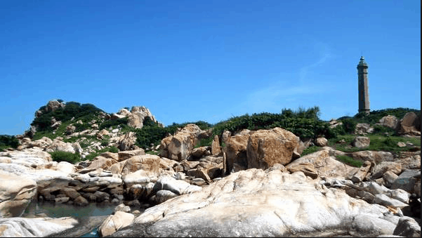Muốn ra được đảo Kê Gà phải đi thuyền Muốn ra được đảo Kê Gà phải đi thuyền