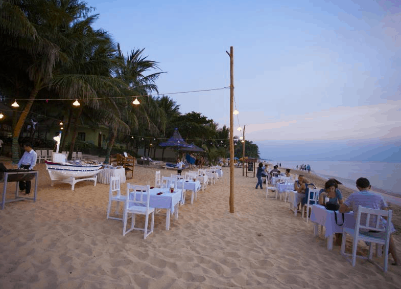 Bãi biển gần khách sạn Thiên Hải Sơn Bãi biển gần khách sạn Thiên Hải Sơn