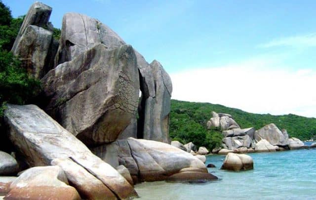 Những hòn đá to độc đáo (Ảnh ST)