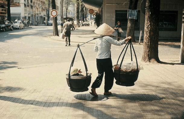 Cánh hàng rong bán chè bưởi Phú Quốc Cánh hàng rong bán chè bưởi Phú Quốc