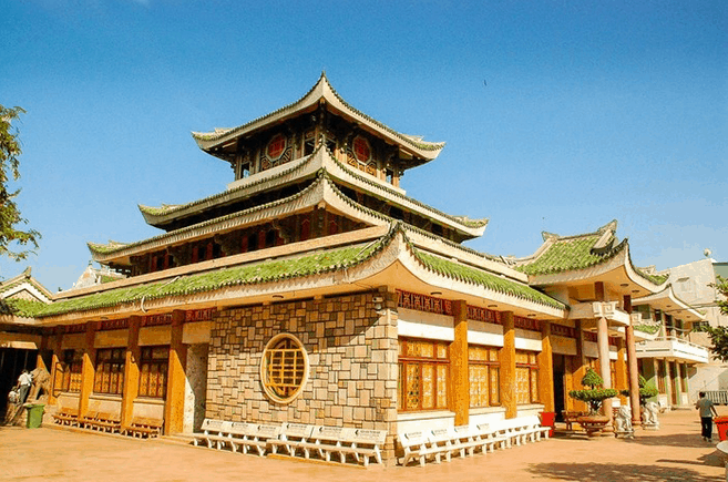 Chùa Bà Châu Đốc An Giang có lối kiến trúc đẹp mắt Chùa Bà Châu Đốc An Giang có lối kiến trúc đẹp mắt