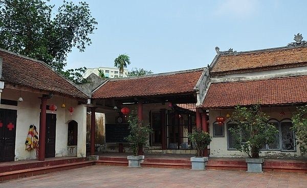 Chùa được ông Võ Chuẩn, Huấn đạo tỉnh Kon Tum tiến hành thiết kế và cùng với người kinh lẫn đồng bào dân tộc thiểu số khai phá ngọn đồi rừng già để xây chùa (Ảnh ST)