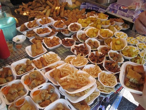 Khu ẩm thực với vô vàn món ngon ở khu chợ Chatuchak (Ảnh ST)