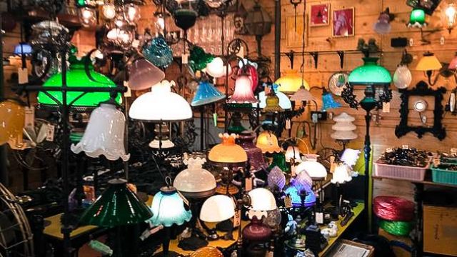 Những gian hàng rất bắt mắt (Ảnh ST)