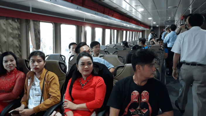 Khoang hành khách trên tàu Phú Quốc Express Khoang hành khách trên tàu Phú Quốc Express