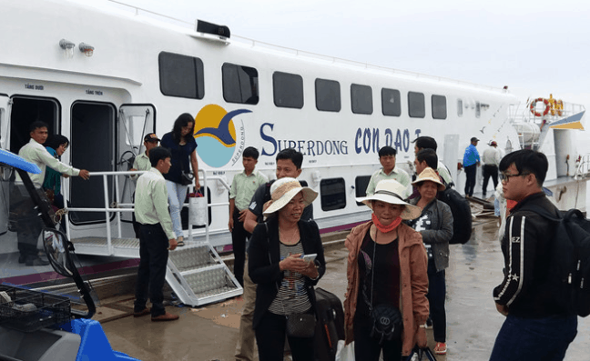 Nên đến sớm trước khi tàu bắt đầu chạy Nên đến sớm trước khi tàu bắt đầu chạy