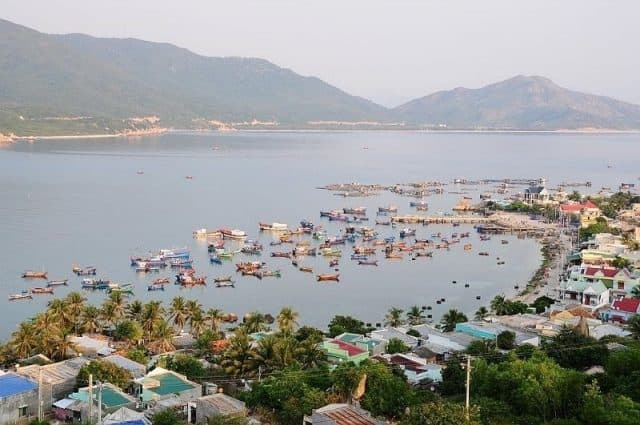 Nhà bè ở đảo Bình Hưng (Ảnh ST)