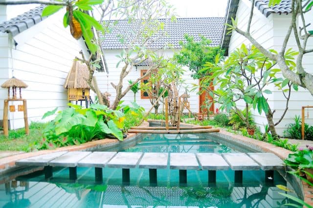 Khuôn viên trong khách sạn được thiết kế rất đẹp (Ảnh ST)