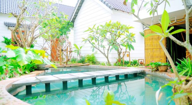 Khuôn viên được xây dựng rất đẹp trong khách sạn (Ảnh ST)