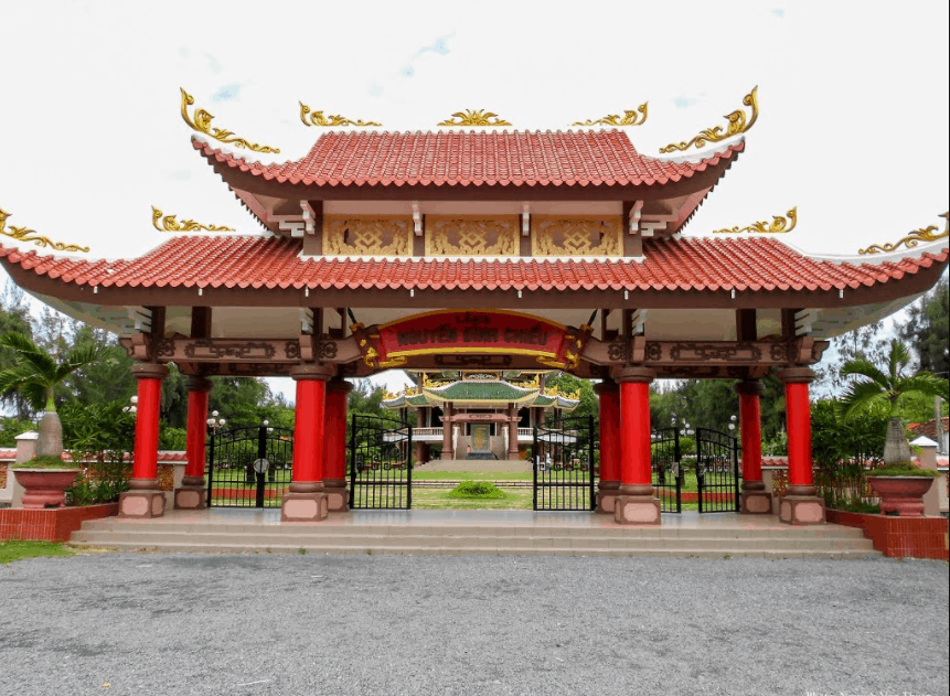 Cổng vào lăng mộ Nguyễn Đình Chiểu