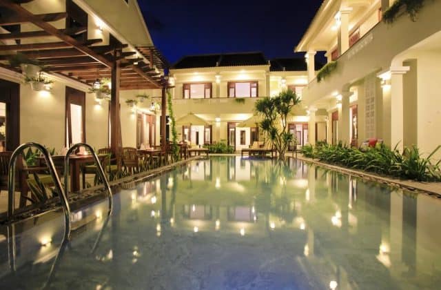 Khi đèn buông xuống là lúc khung cảnh tuyệt đẹp hiện ra (Ảnh ST)