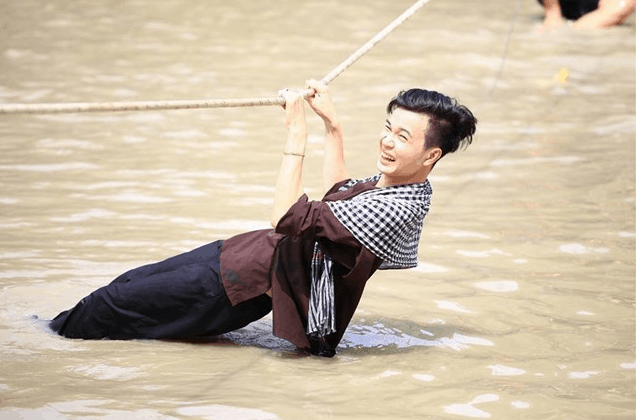 Nụ cười sảng khoái khi tham gia các trò chơi tại Lan Vương