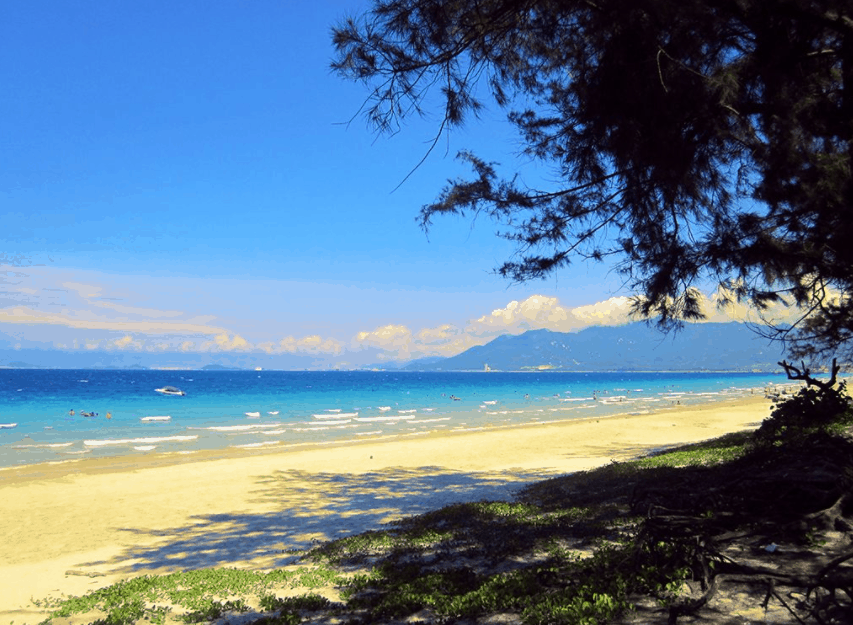 Vẻ đẹp hoang sơ tại bãi biển Thừa Đức